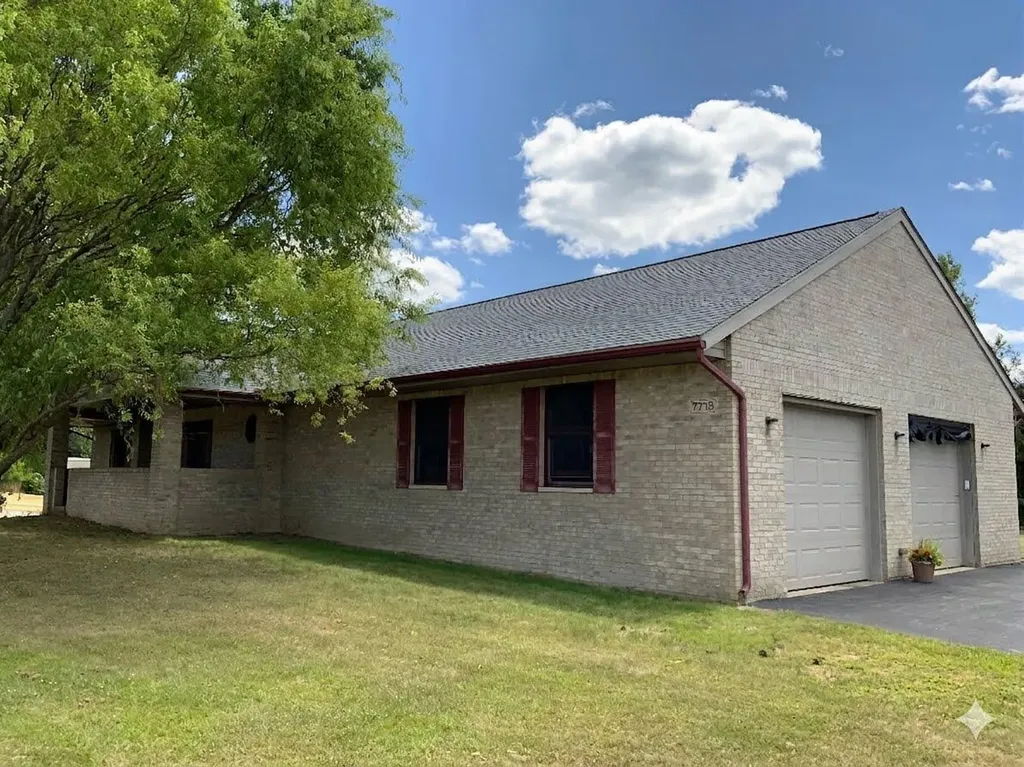 7715 Hidden Knoll Court NE Conway Township MI 48418