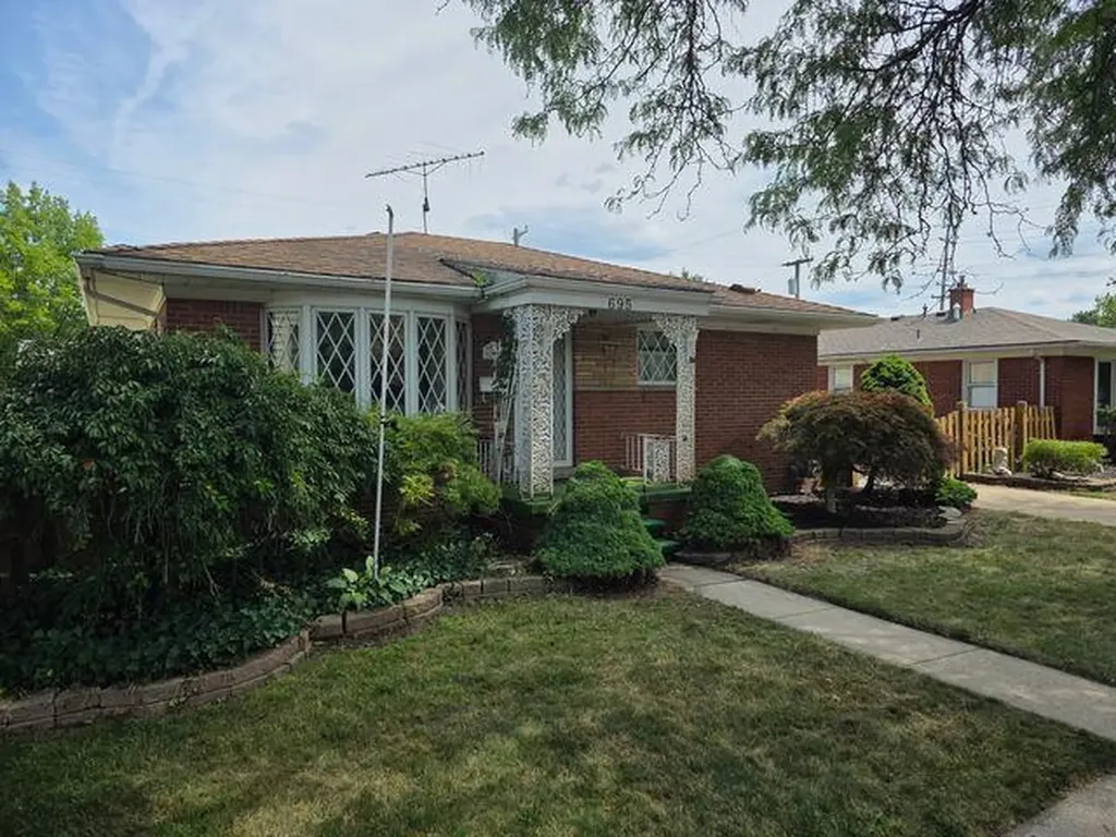 695 9th Street Wyandotte City MI 48192