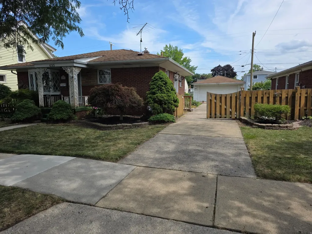 695 9th Street Wyandotte City MI 48192