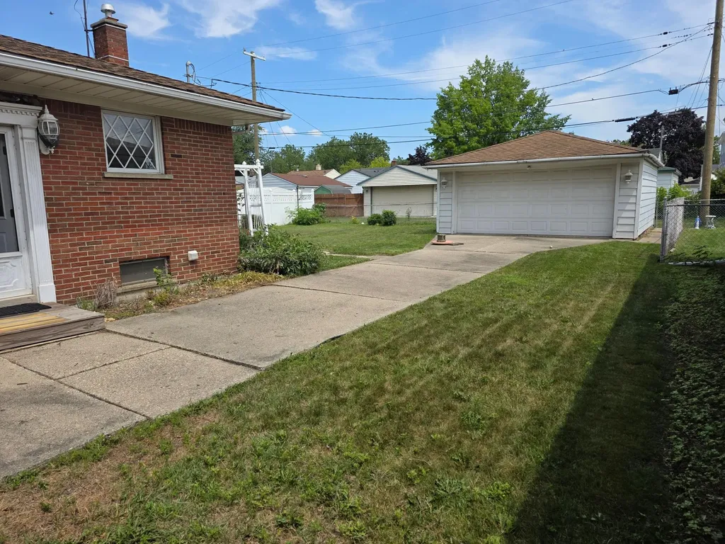 695 9th Street Wyandotte City MI 48192