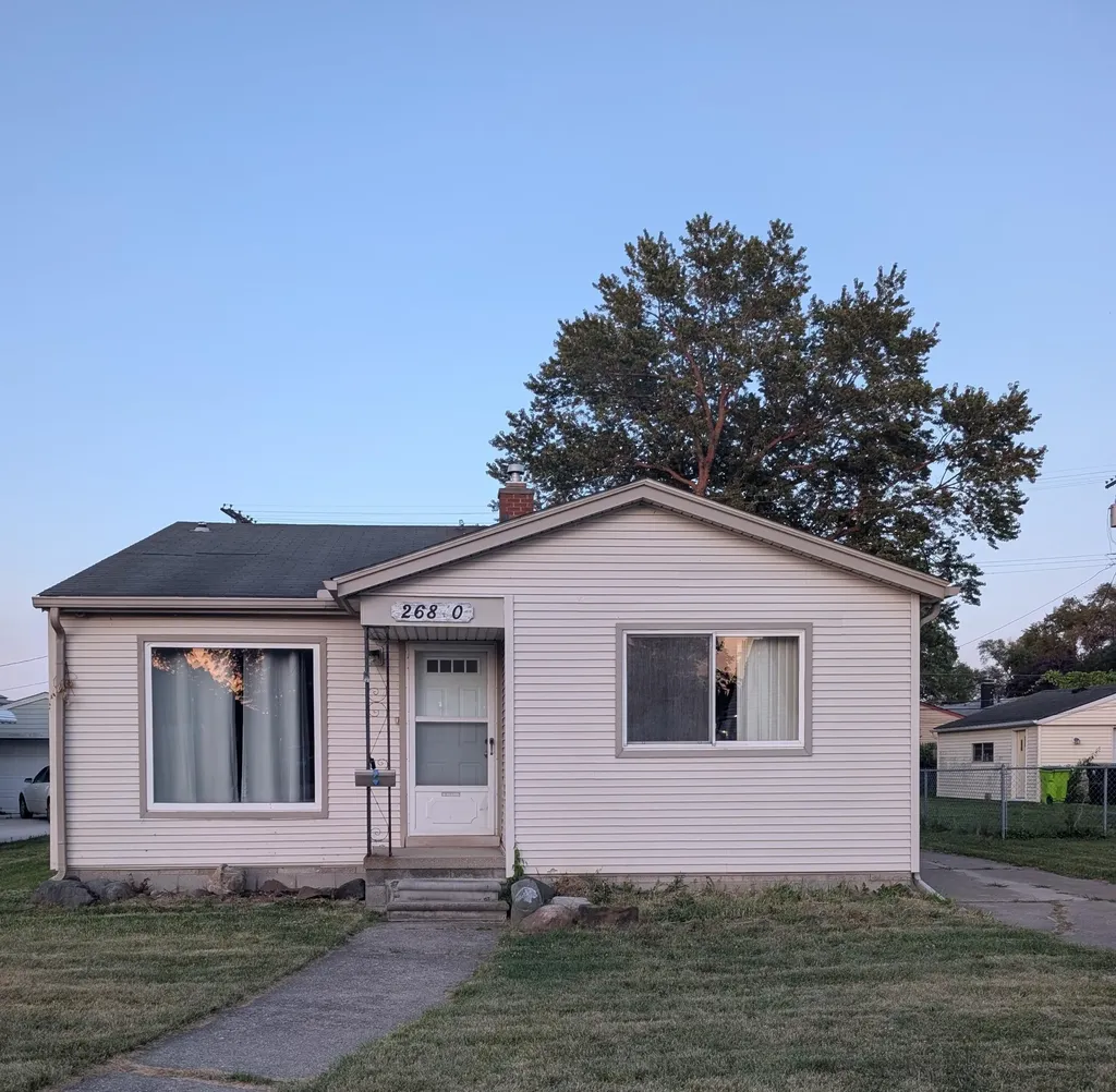 26840 Chippendale Street Roseville City MI 48066