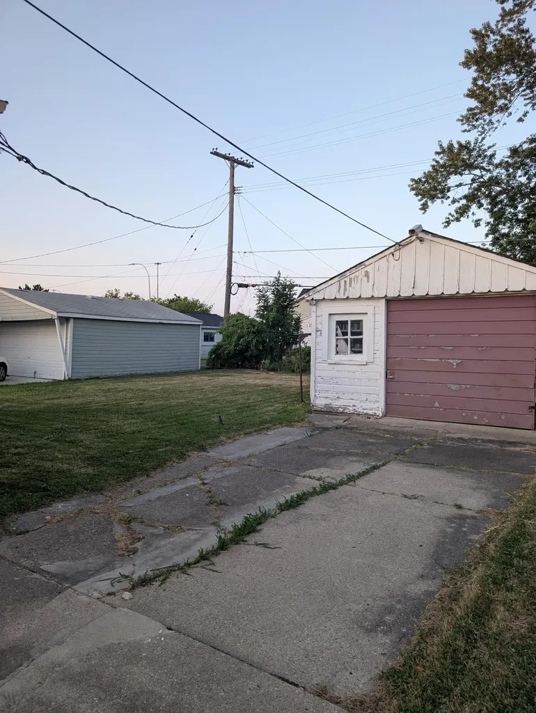 26840 Chippendale Street Roseville City MI 48066