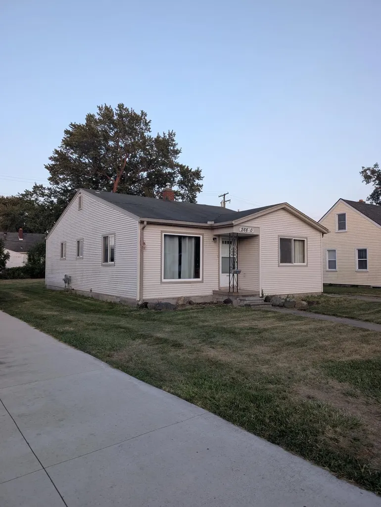 26840 Chippendale Street Roseville City MI 48066
