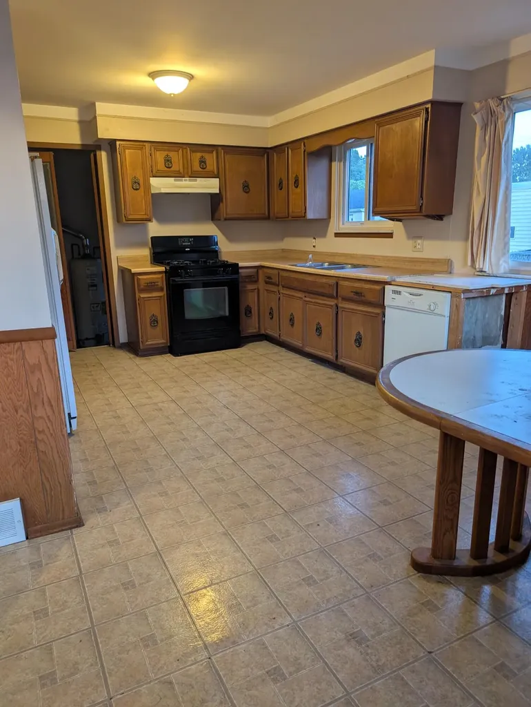 26840 Chippendale Street Roseville City MI 48066