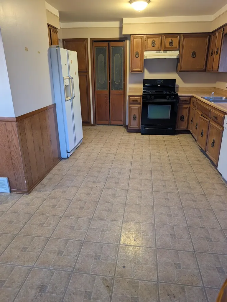 26840 Chippendale Street Roseville City MI 48066