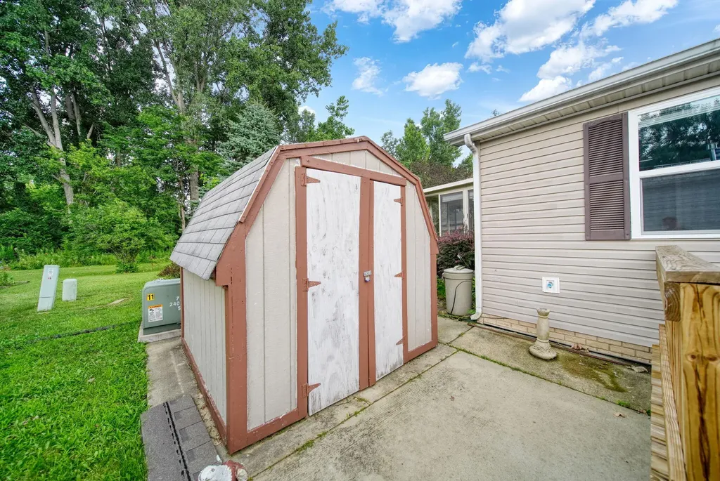 817 Savannah River Drive Adrian City MI 49221