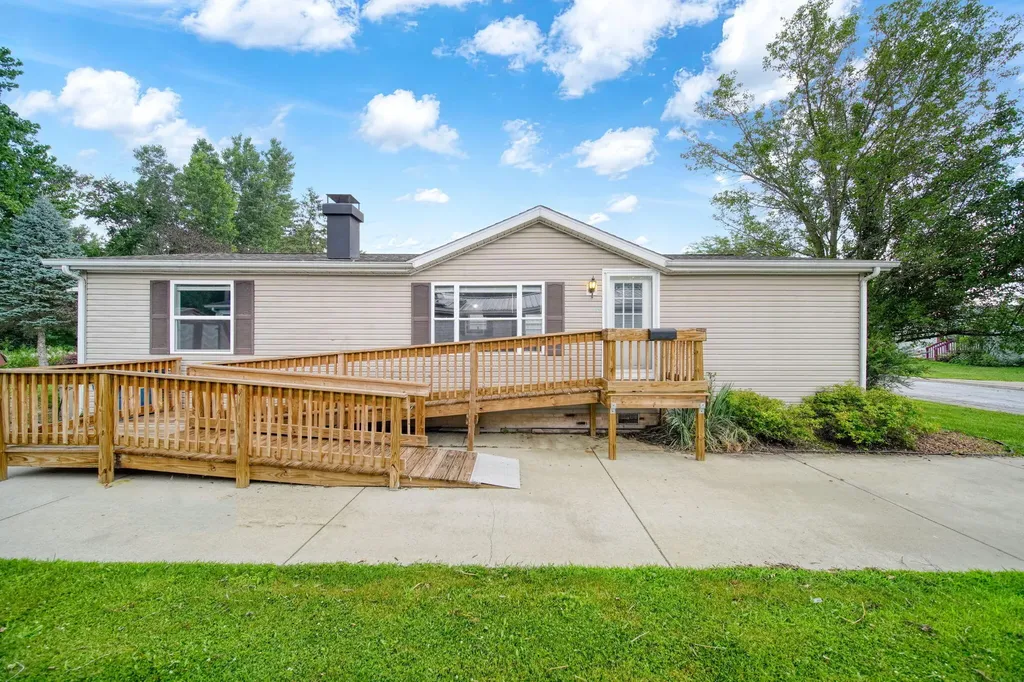 817 Savannah River Drive Adrian City MI 49221