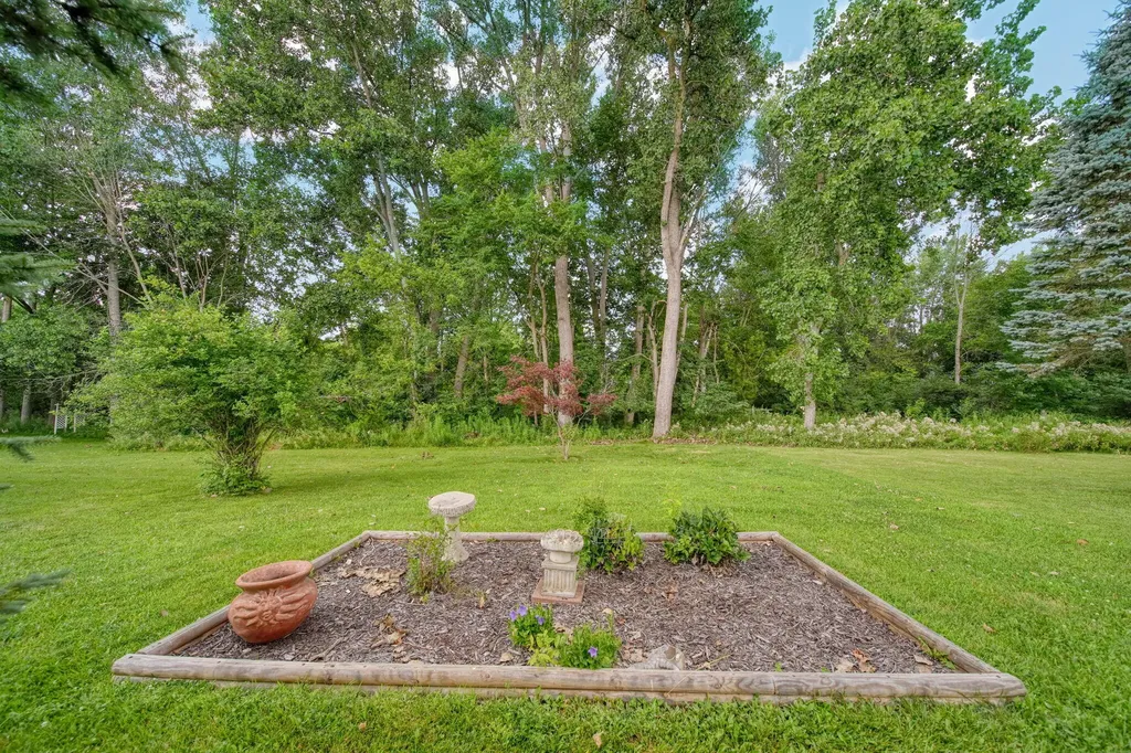 817 Savannah River Drive Adrian City MI 49221