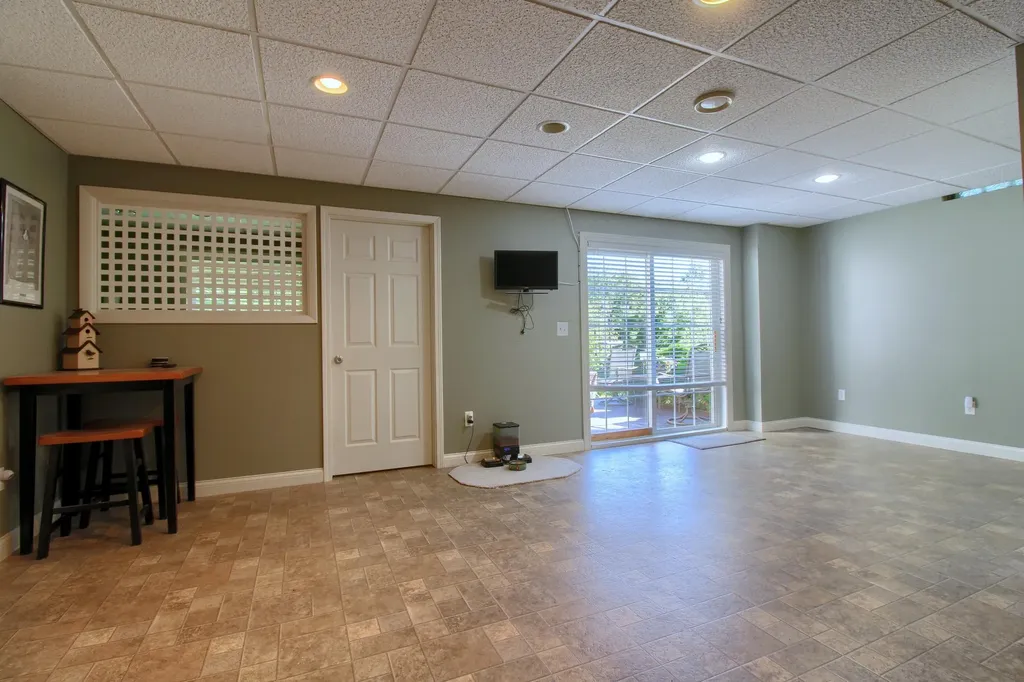6794 N Meadows Pass Webster Township MI 48130