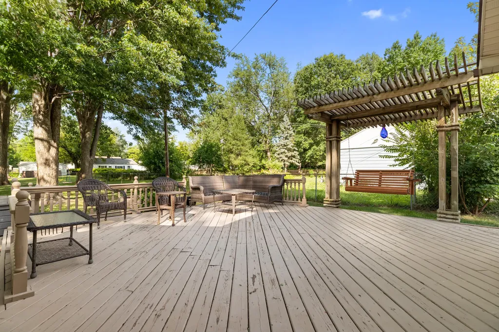 21545 Highview Street Clinton Charter Township MI 48036