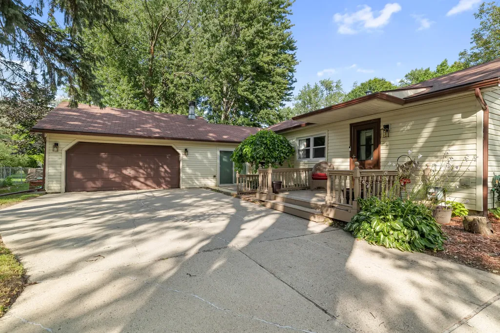 21545 Highview Street Clinton Charter Township MI 48036