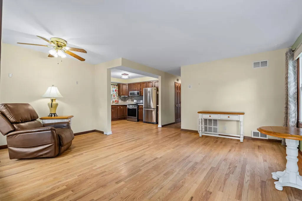 21545 Highview Street Clinton Charter Township MI 48036