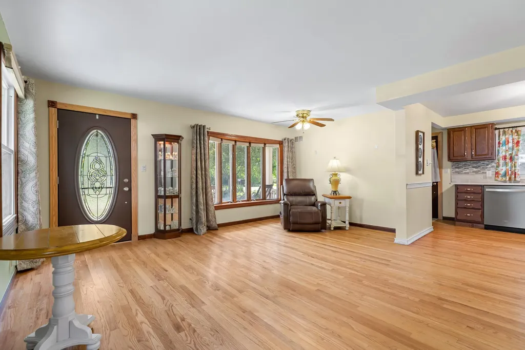 21545 Highview Street Clinton Charter Township MI 48036