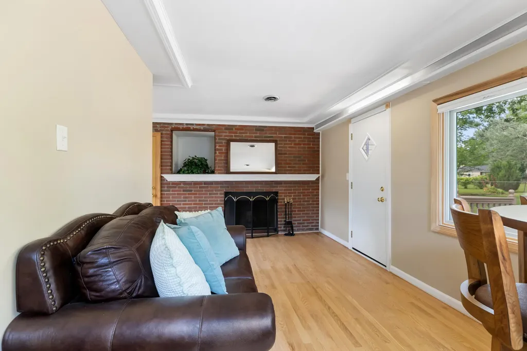 21545 Highview Street Clinton Charter Township MI 48036