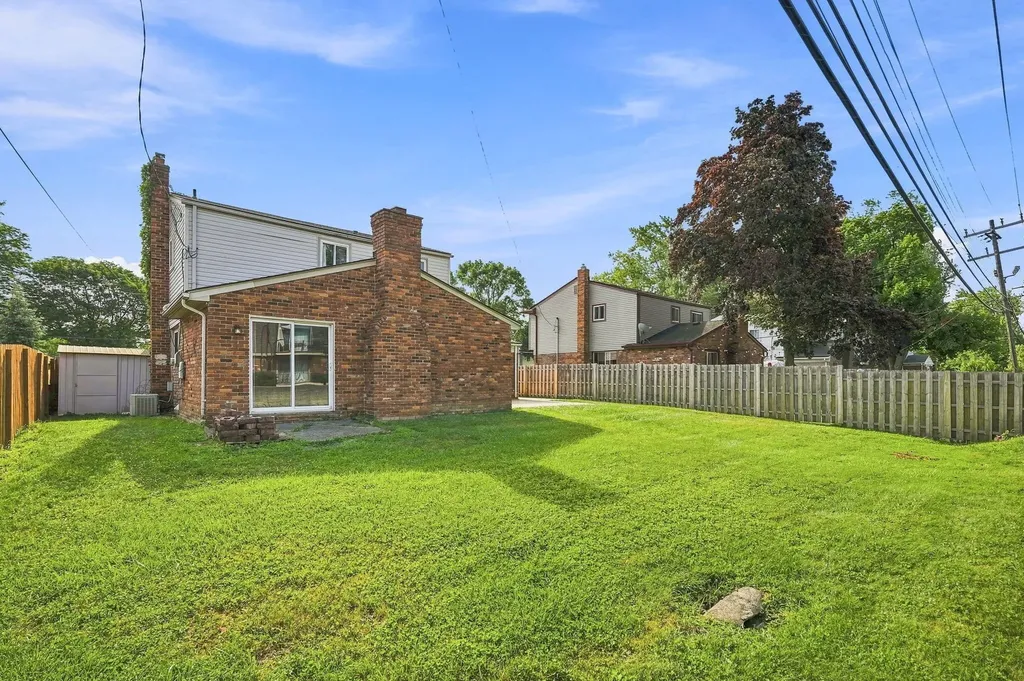 30701 Ventura Street Southfield City MI 48076