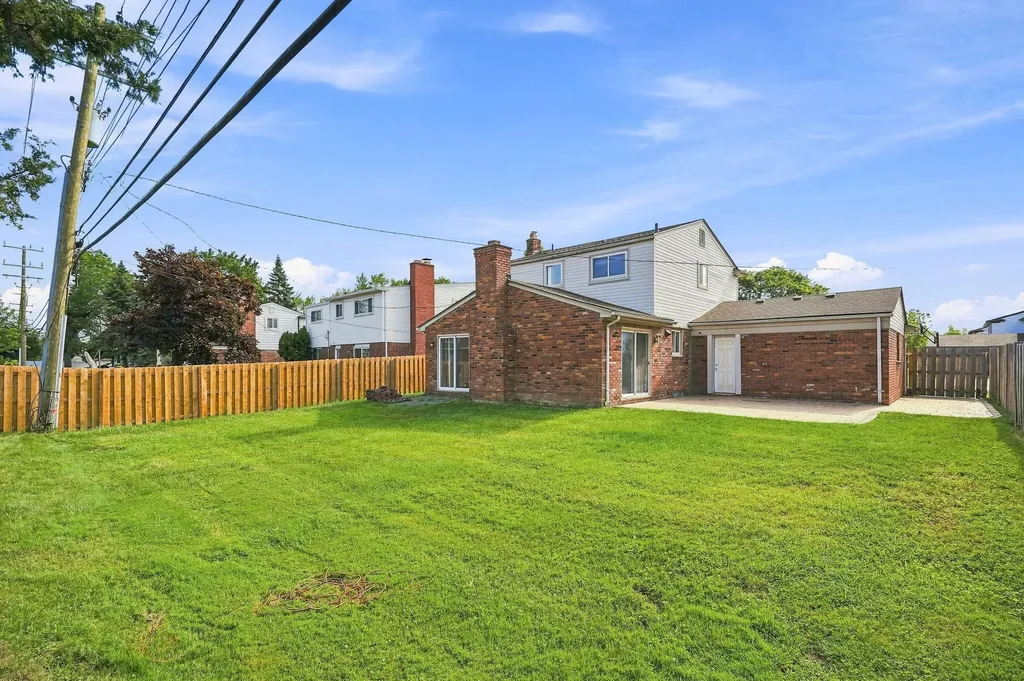 30701 Ventura Street Southfield City MI 48076