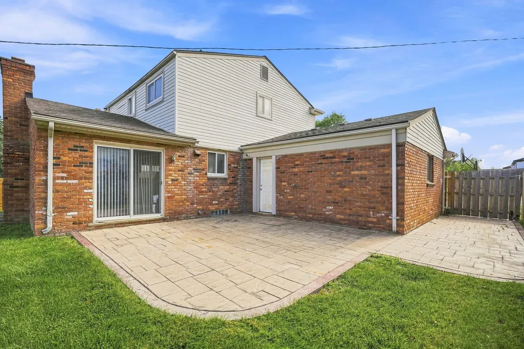 30701 Ventura Street Southfield City MI 48076