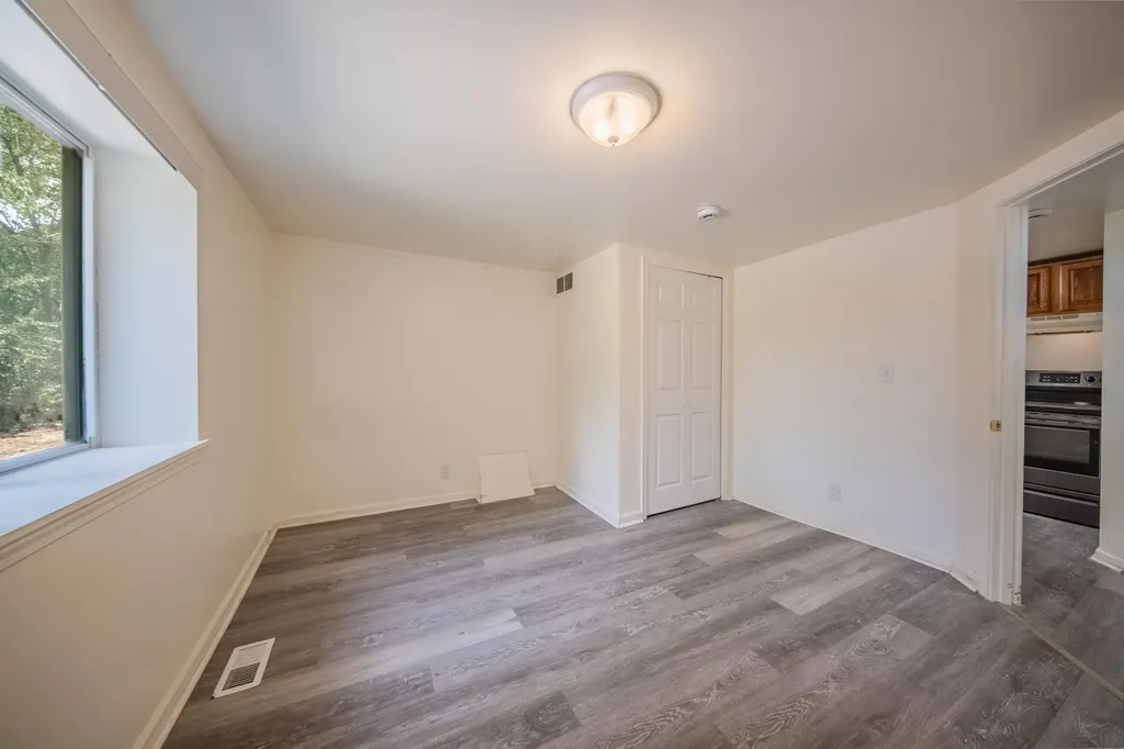 2472 Hawks Road Pittsfield Charter Township MI 48108