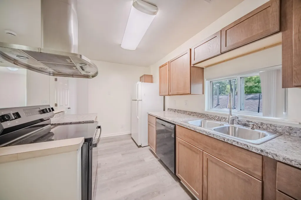 2472 Hawks Road Pittsfield Charter Township MI 48108