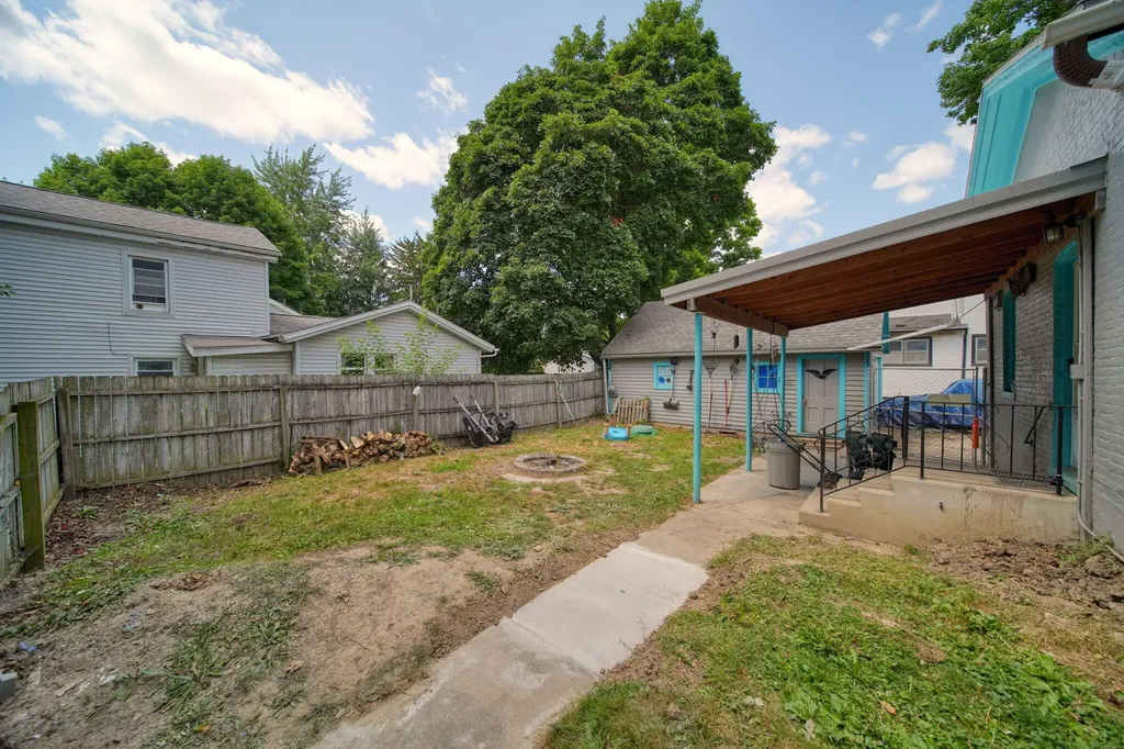 414 Division Street Adrian City MI 49221