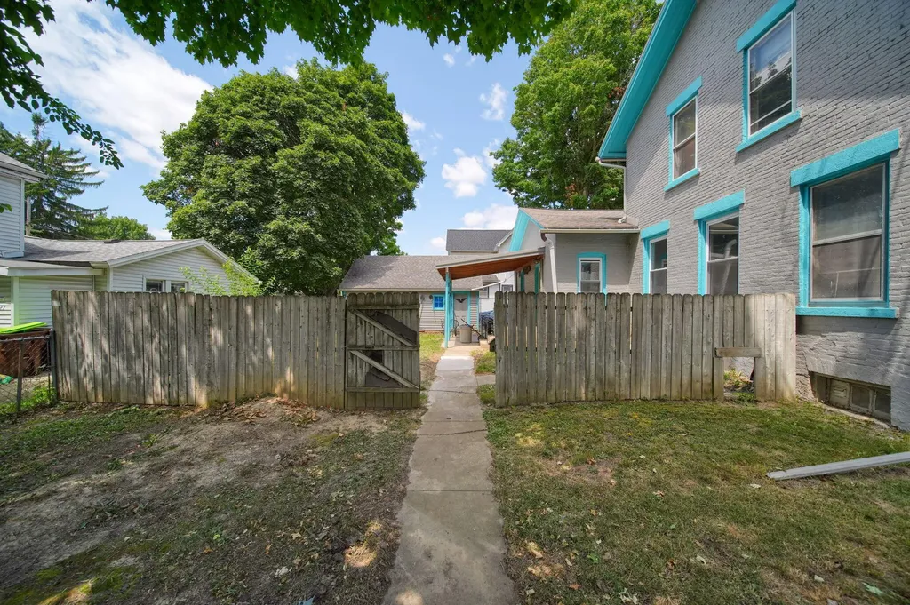 414 Division Street Adrian City MI 49221