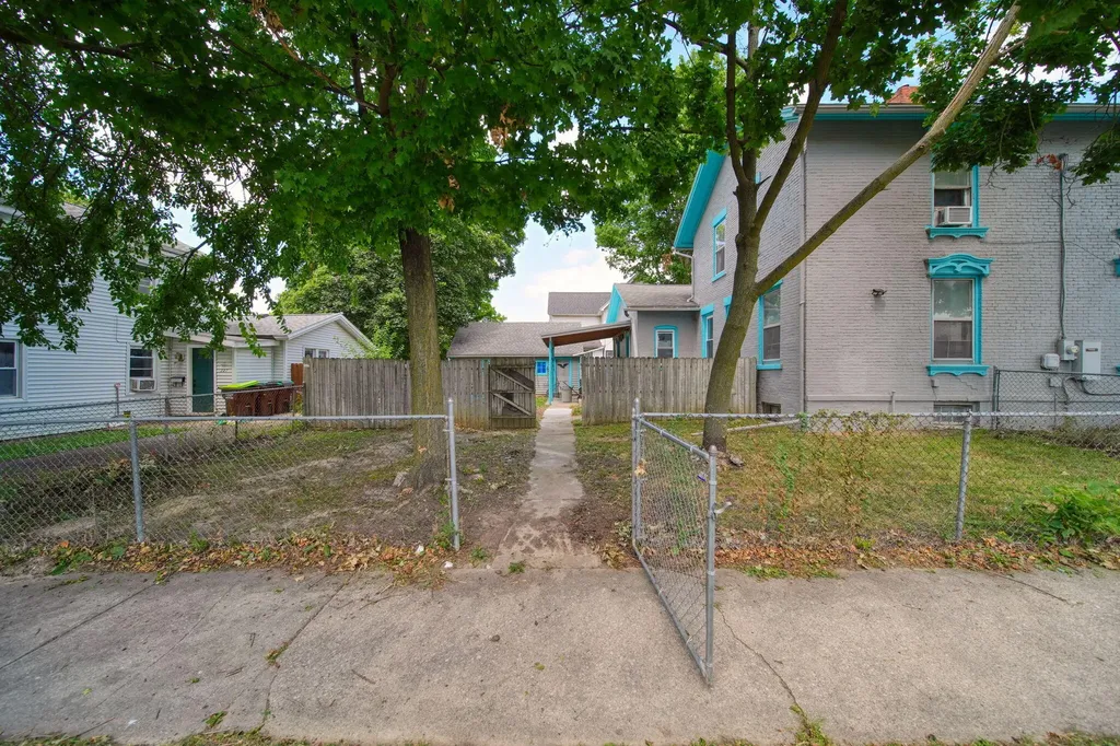 414 Division Street Adrian City MI 49221