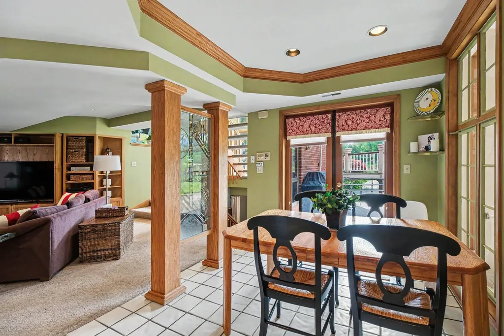 460 E Long Lake Road Bloomfield Hills City MI 48304