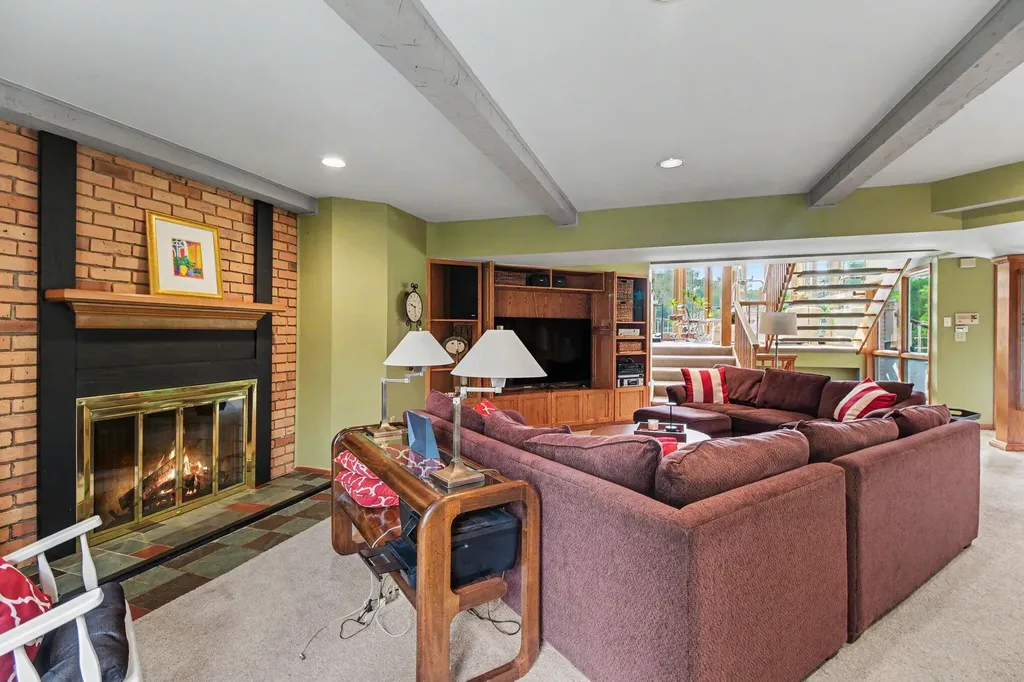 460 E Long Lake Road Bloomfield Hills City MI 48304