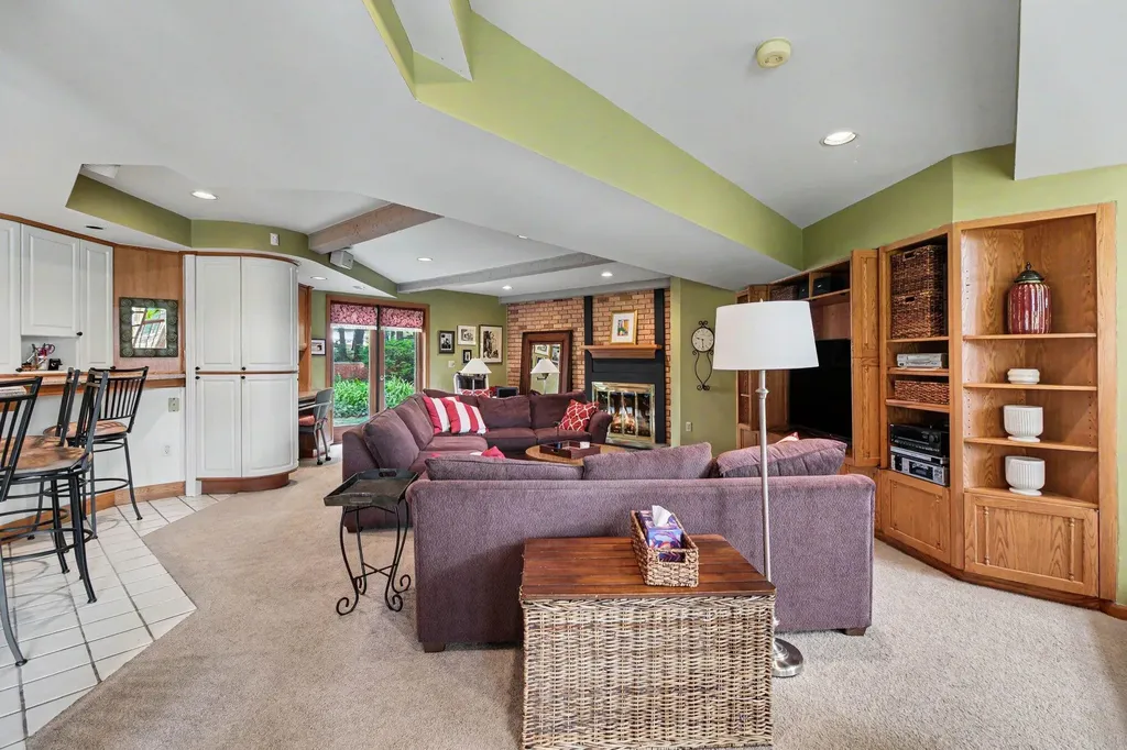 460 E Long Lake Road Bloomfield Hills City MI 48304