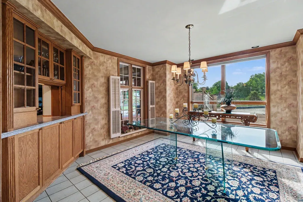 460 E Long Lake Road Bloomfield Hills City MI 48304
