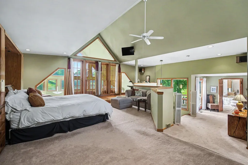 460 E Long Lake Road Bloomfield Hills City MI 48304