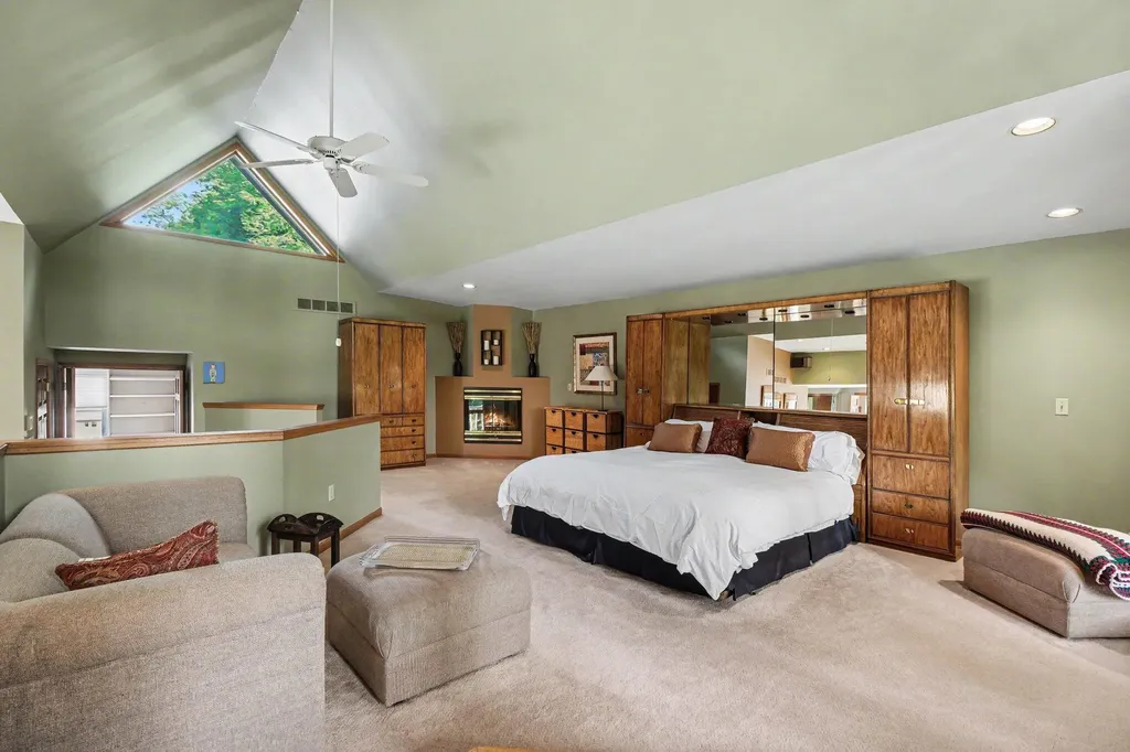 460 E Long Lake Road Bloomfield Hills City MI 48304