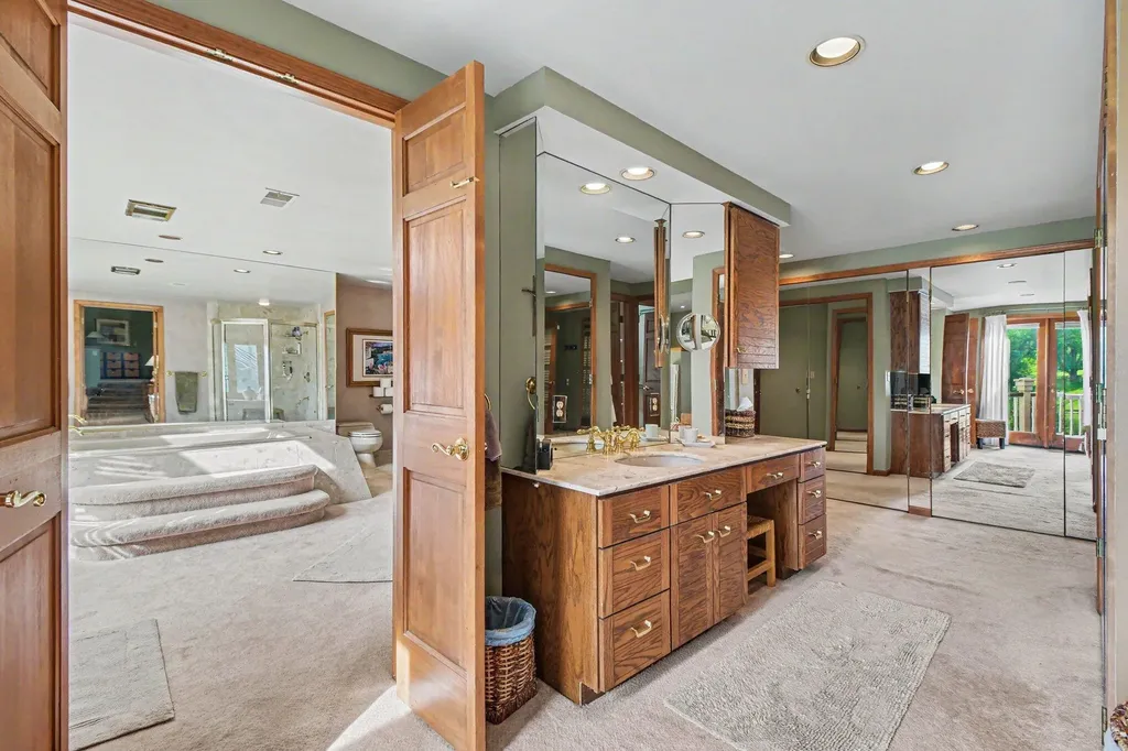 460 E Long Lake Road Bloomfield Hills City MI 48304