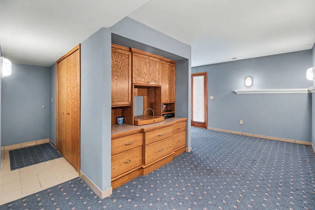 460 E Long Lake Road Bloomfield Hills City MI 48304