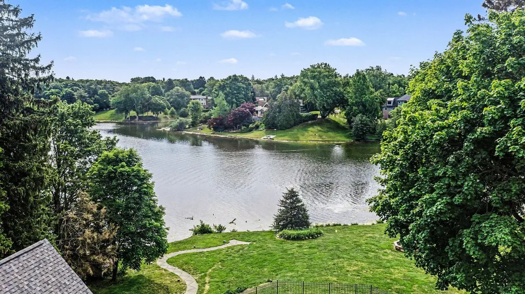 460 E Long Lake Road Bloomfield Hills City MI 48304