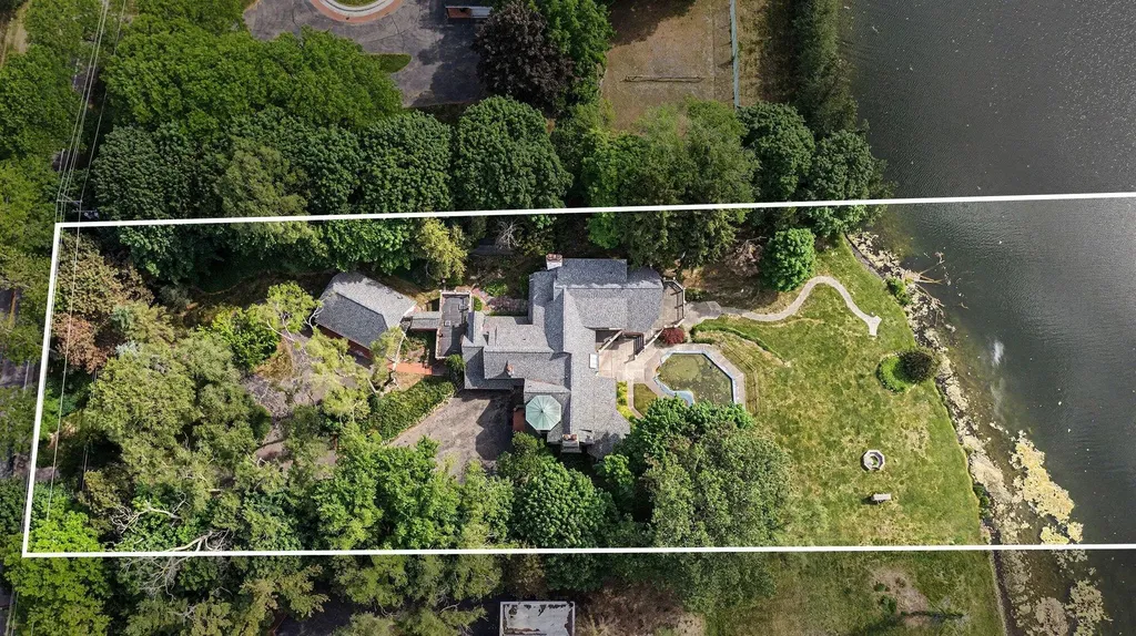 460 E Long Lake Road Bloomfield Hills City MI 48304