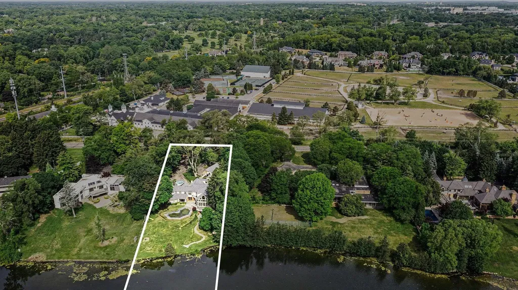 460 E Long Lake Road Bloomfield Hills City MI 48304