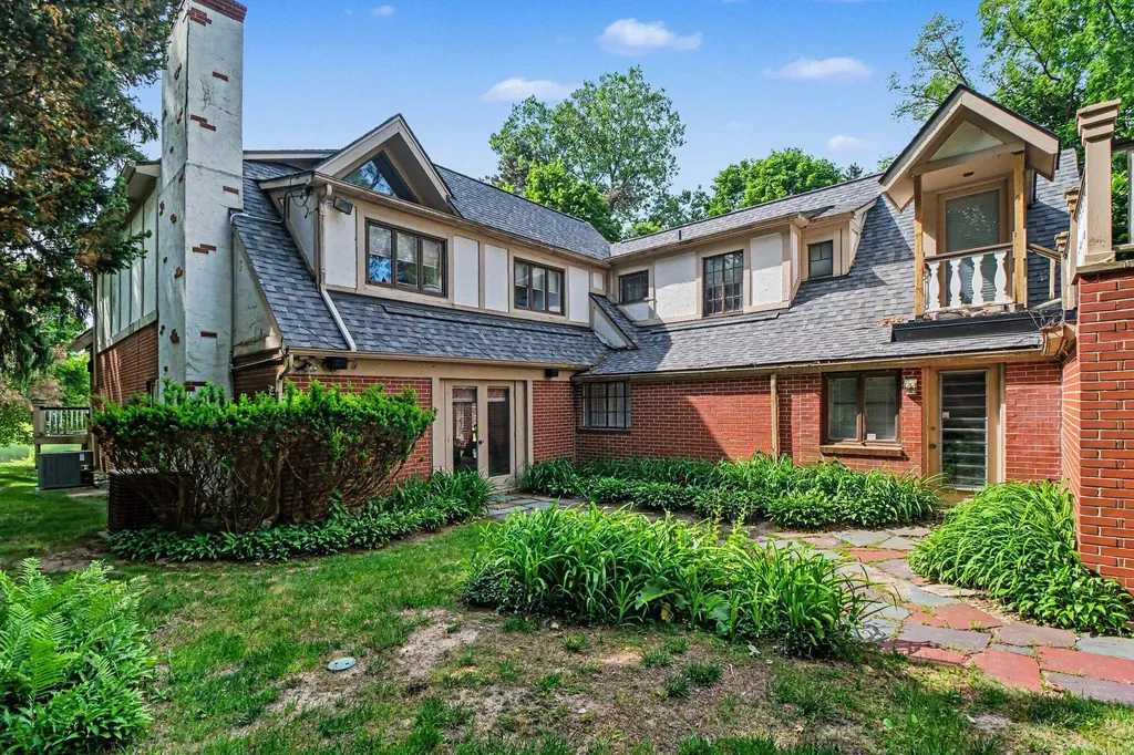 460 E Long Lake Road Bloomfield Hills City MI 48304