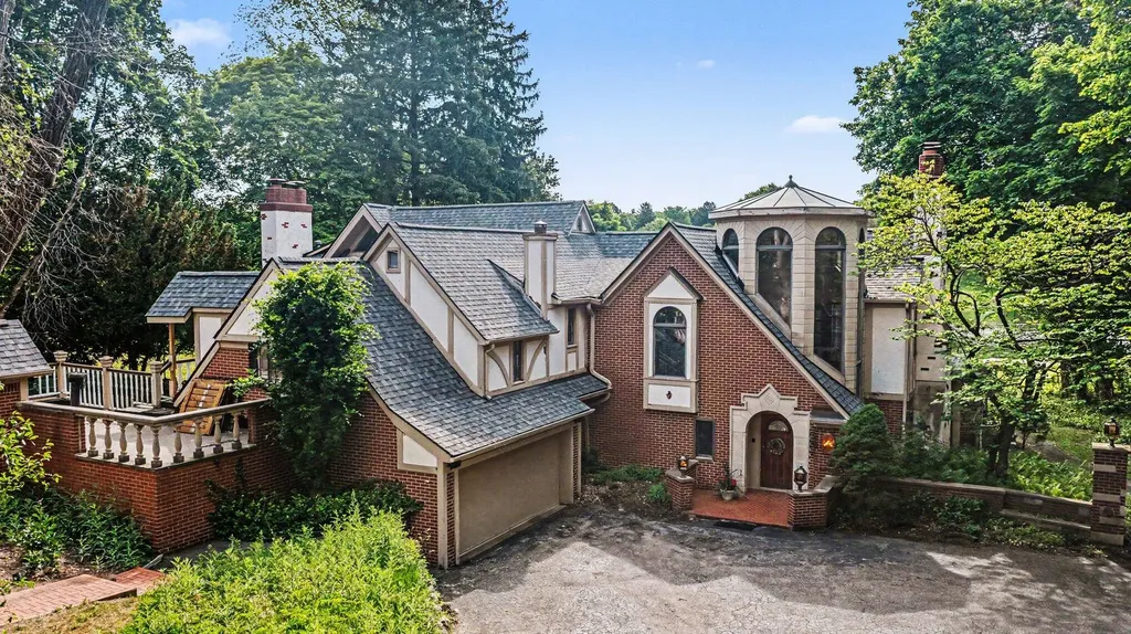 460 E Long Lake Road Bloomfield Hills City MI 48304