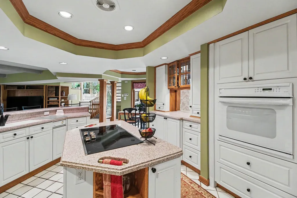 460 E Long Lake Road Bloomfield Hills City MI 48304