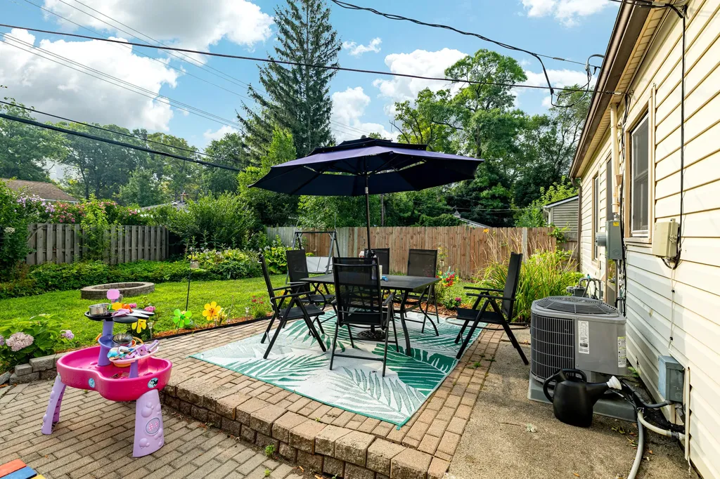 1036 N Maple Road Ann Arbor City MI 48103