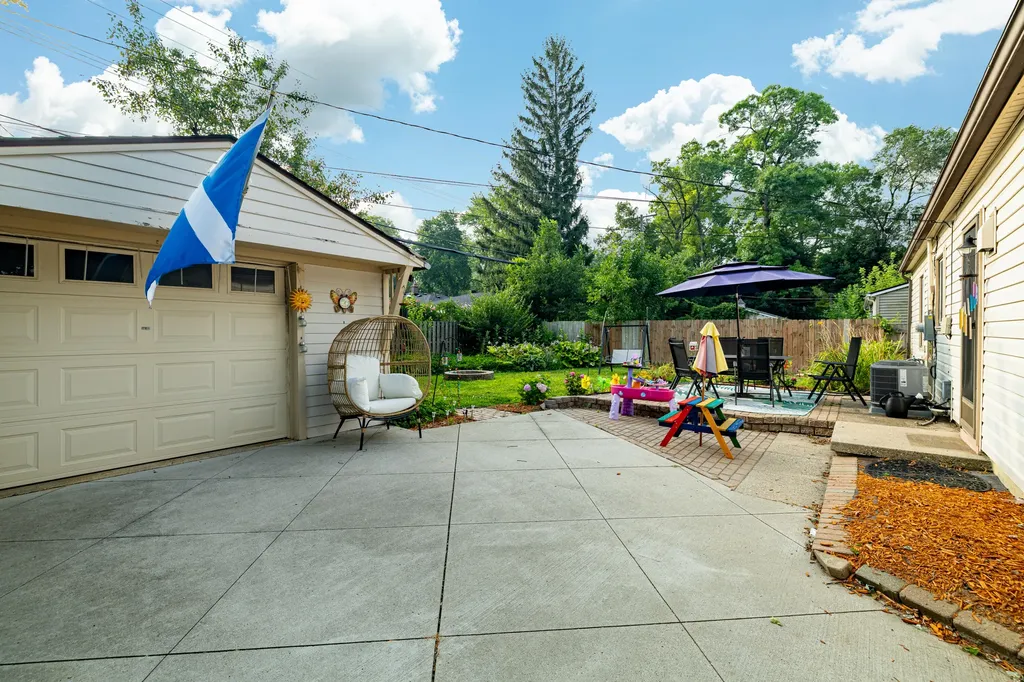 1036 N Maple Road Ann Arbor City MI 48103