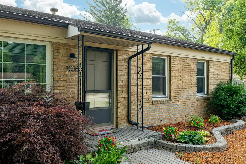 1036 N Maple Road Ann Arbor City MI 48103