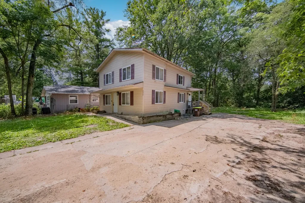 2472 Hawks Road Pittsfield Charter Township MI 48108
