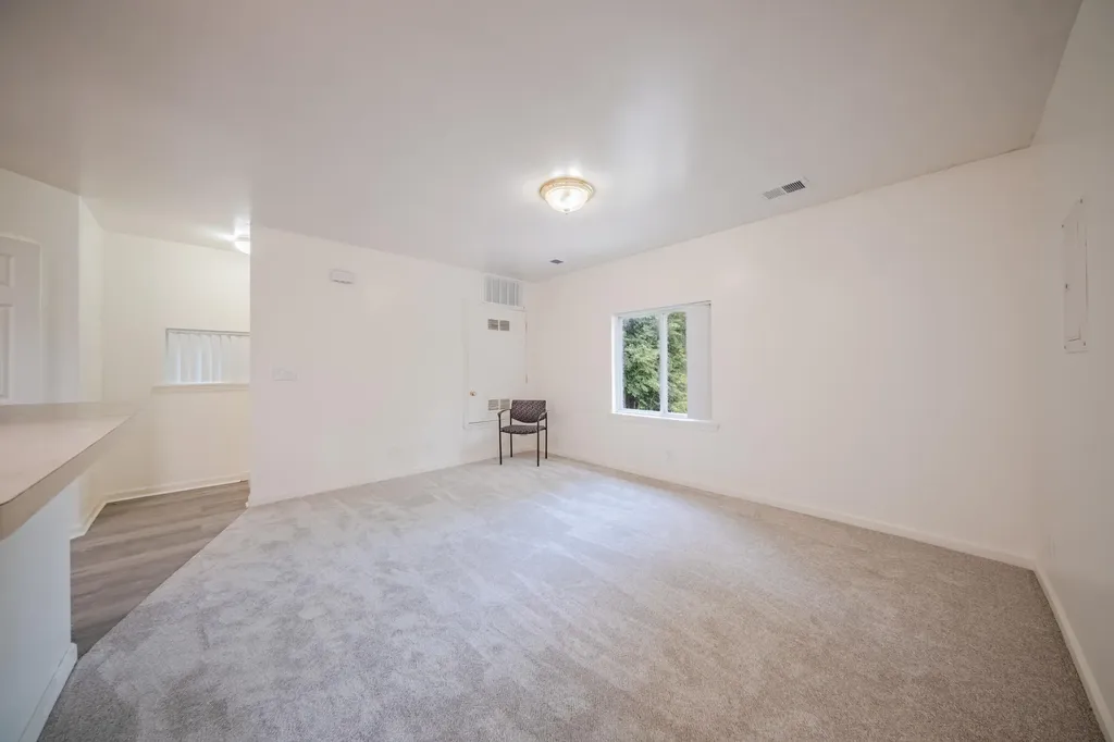 2472 Hawks Road Pittsfield Charter Township MI 48108