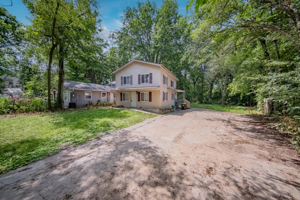 2472 Hawks Road Pittsfield Charter Township MI 48108