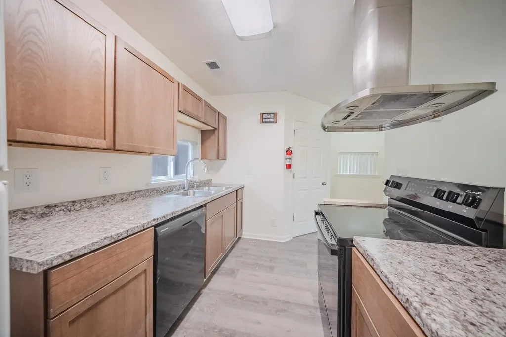 2472 Hawks Road Pittsfield Charter Township MI 48108