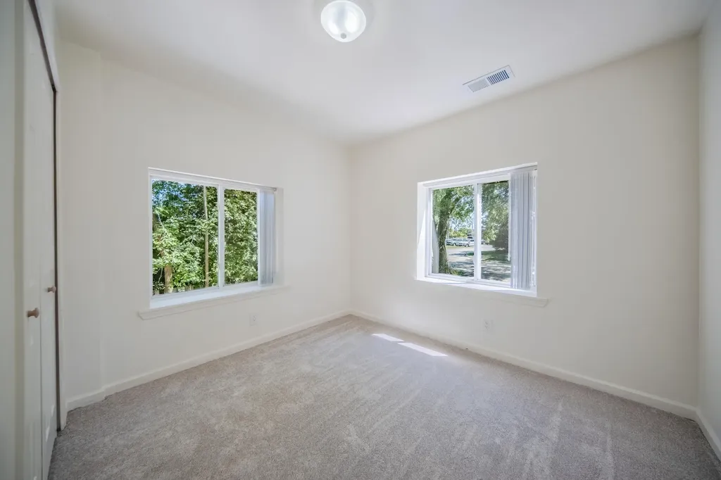 2472 Hawks Road Pittsfield Charter Township MI 48108