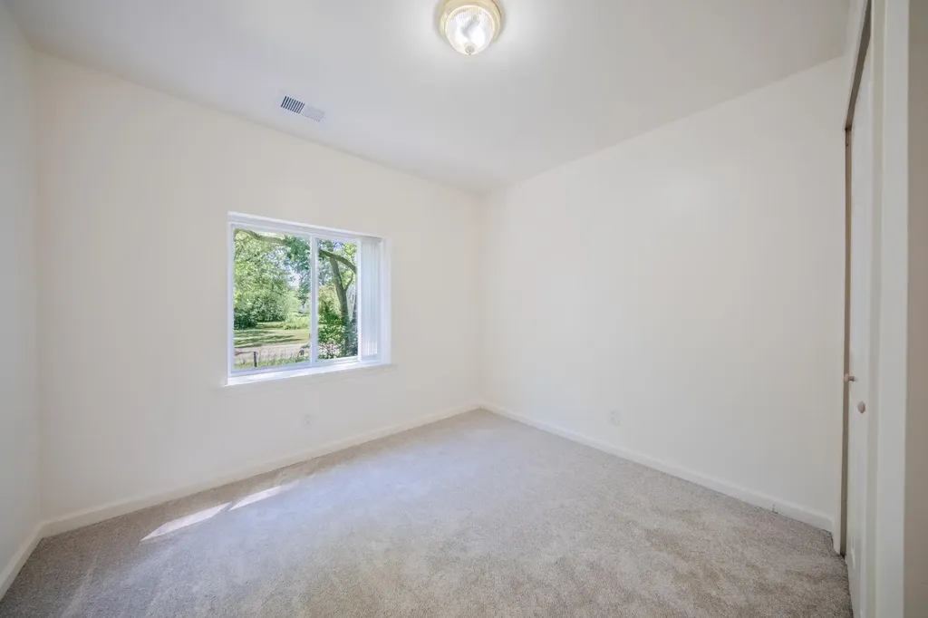 2472 Hawks Road Pittsfield Charter Township MI 48108