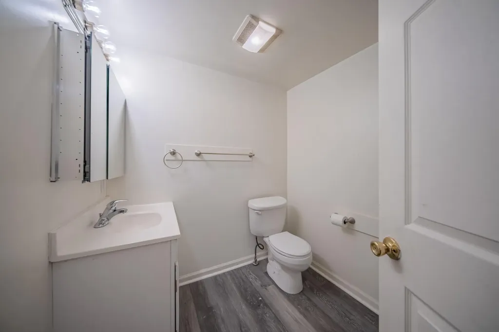 2472 Hawks Road Pittsfield Charter Township MI 48108